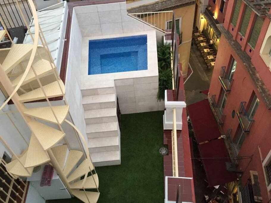Atico Con Piscina Junto Catedral De Sevilla Экстерьер фото
