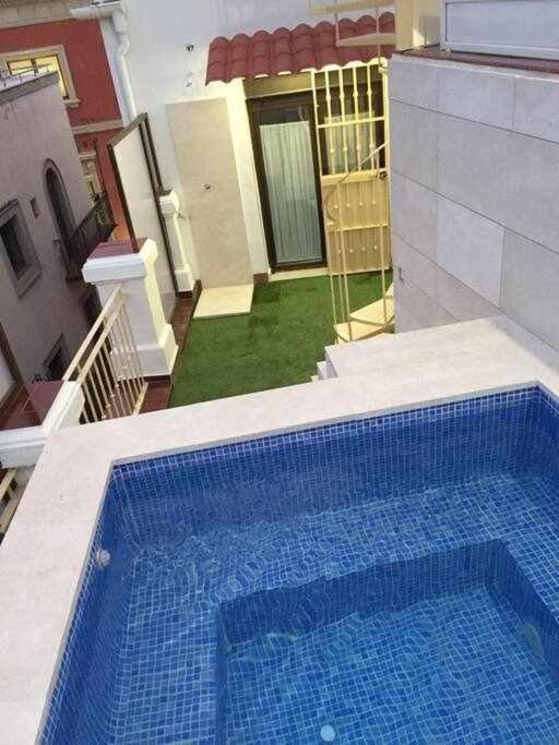 Atico Con Piscina Junto Catedral De Sevilla Экстерьер фото