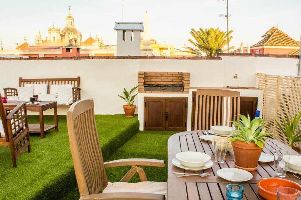 Atico Con Piscina Junto Catedral De Sevilla Экстерьер фото