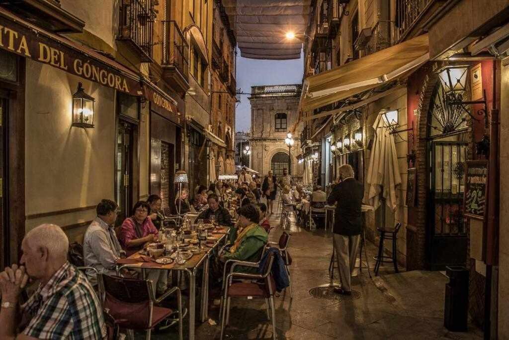 Atico Con Piscina Junto Catedral De Sevilla Экстерьер фото