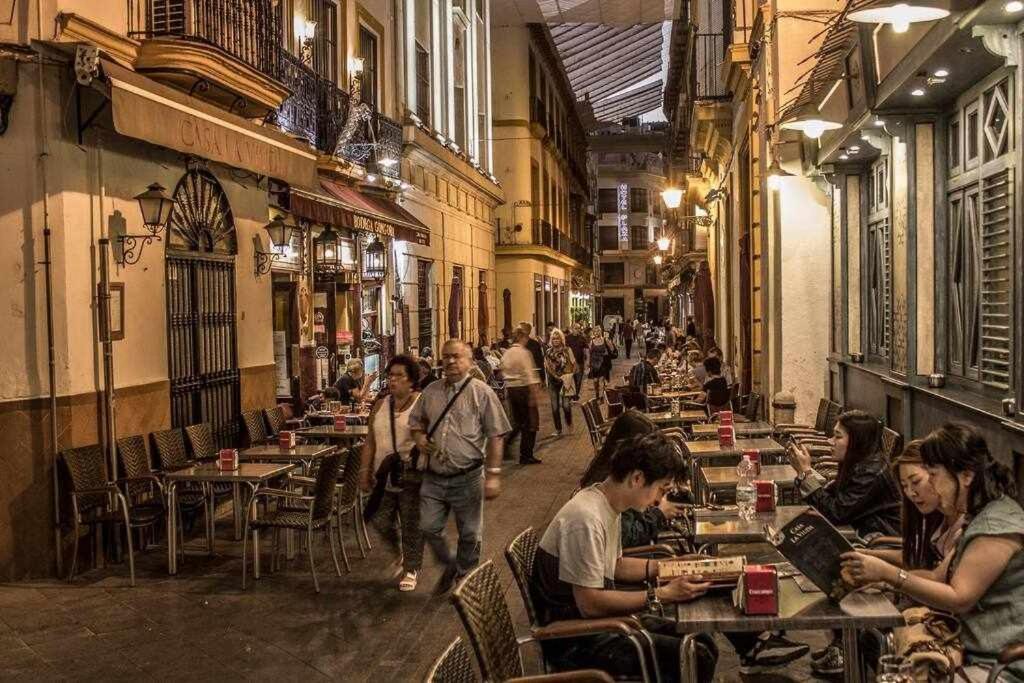 Atico Con Piscina Junto Catedral De Sevilla Экстерьер фото