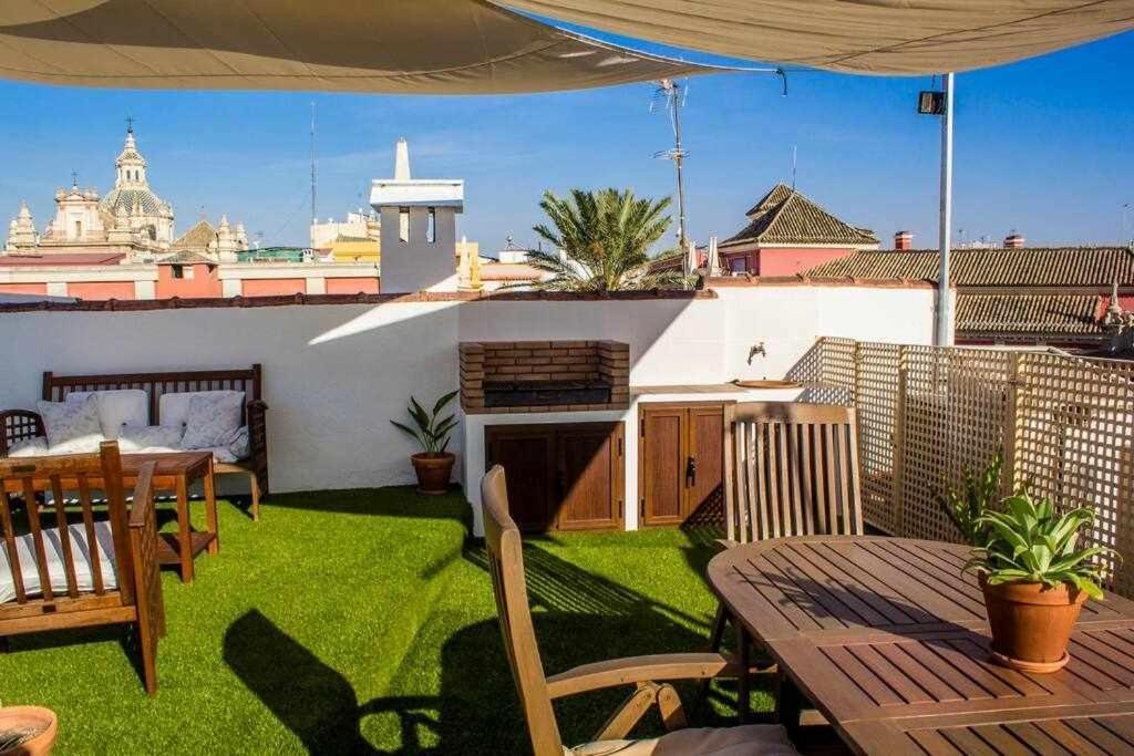 Atico Con Piscina Junto Catedral De Sevilla Экстерьер фото